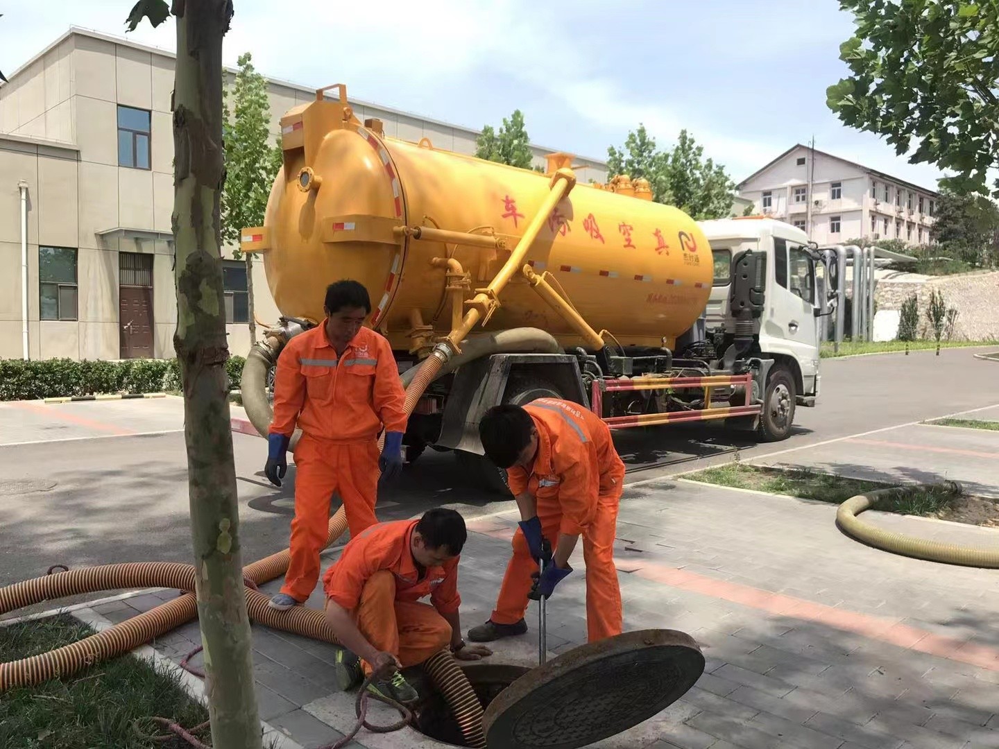 黔南化粪池清理与5-8吨吸粪车施工效率分析